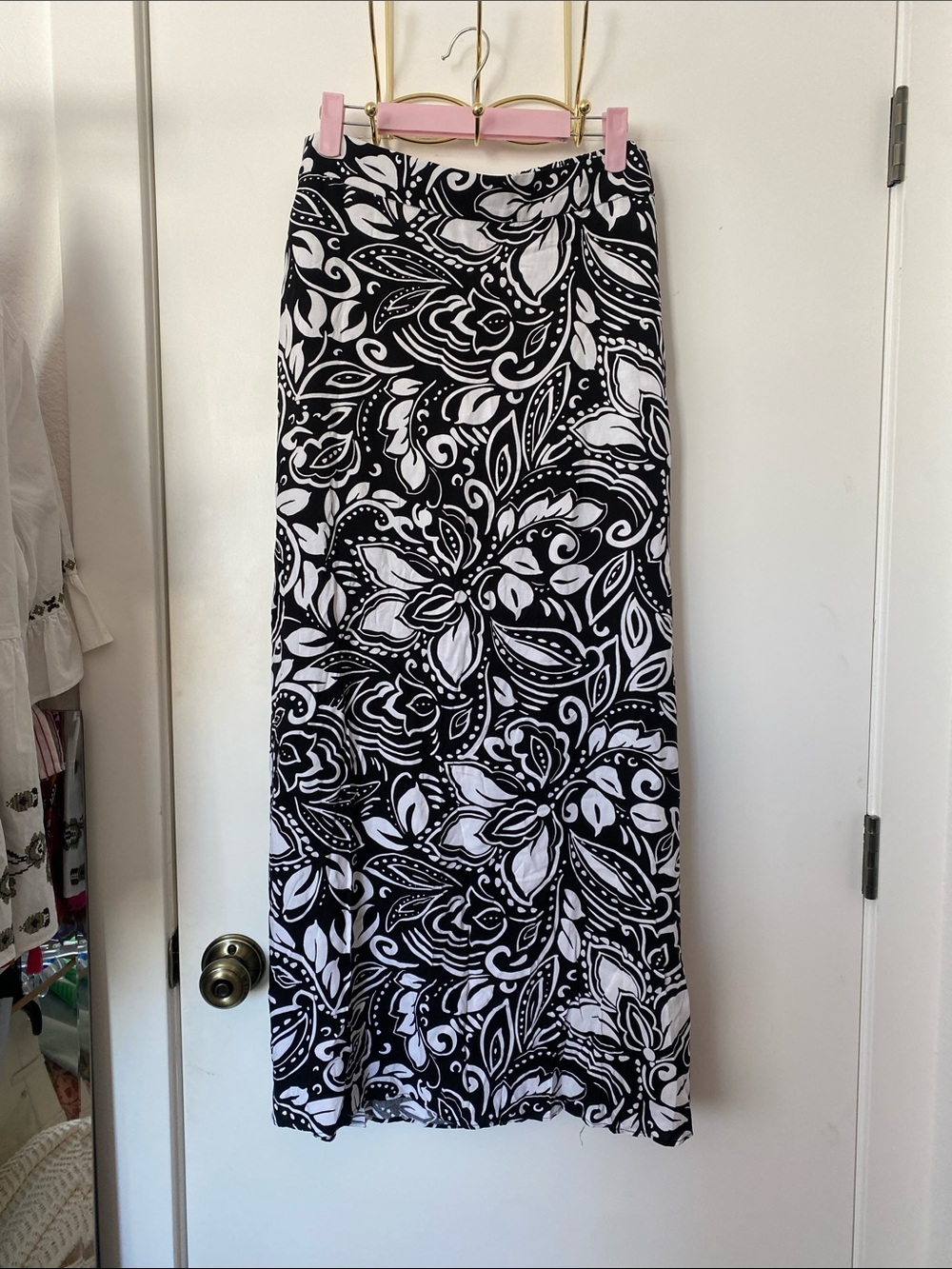 VINCE CAMUTO Black & White Floral Maxi Skirt NWT!
